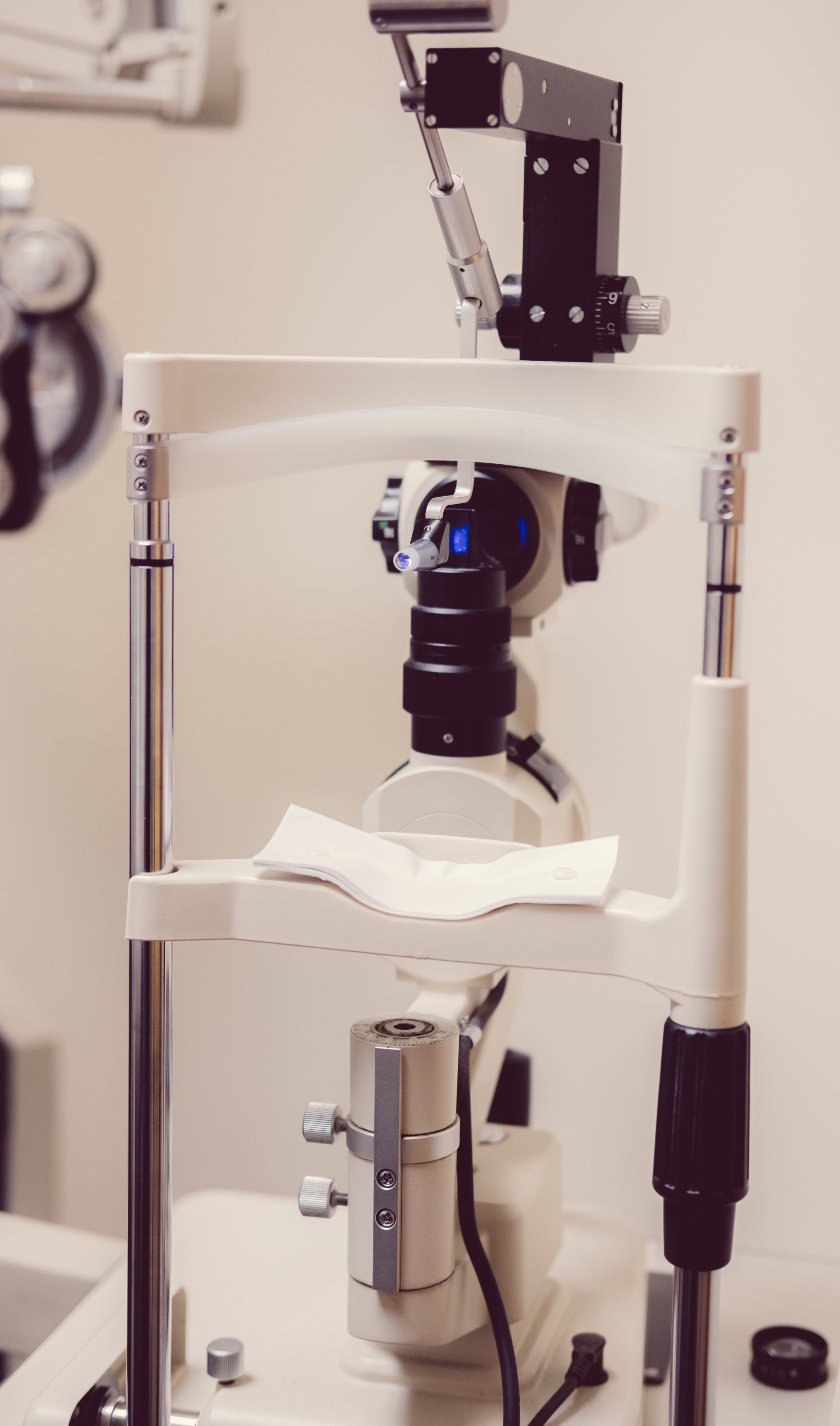 slit lamp examination machine used in ophthalmology and optometry for eye exams